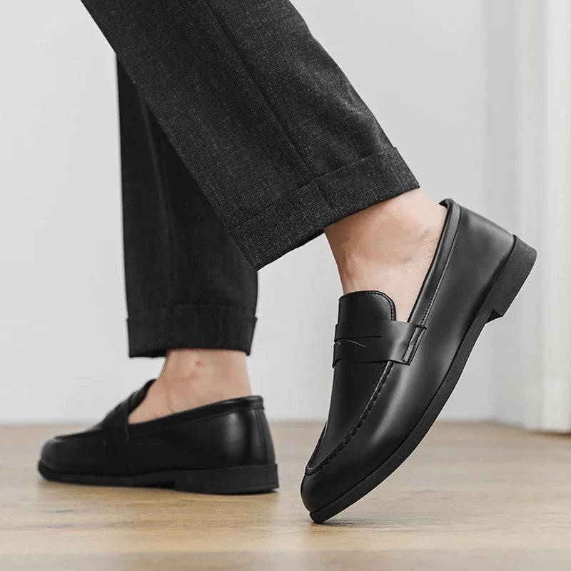 Summer Men's Suede Leather Flat Designer Loafers Comfy Outdoor Walking Shoes British Style All-match Non-slip Driving Boat Shoes